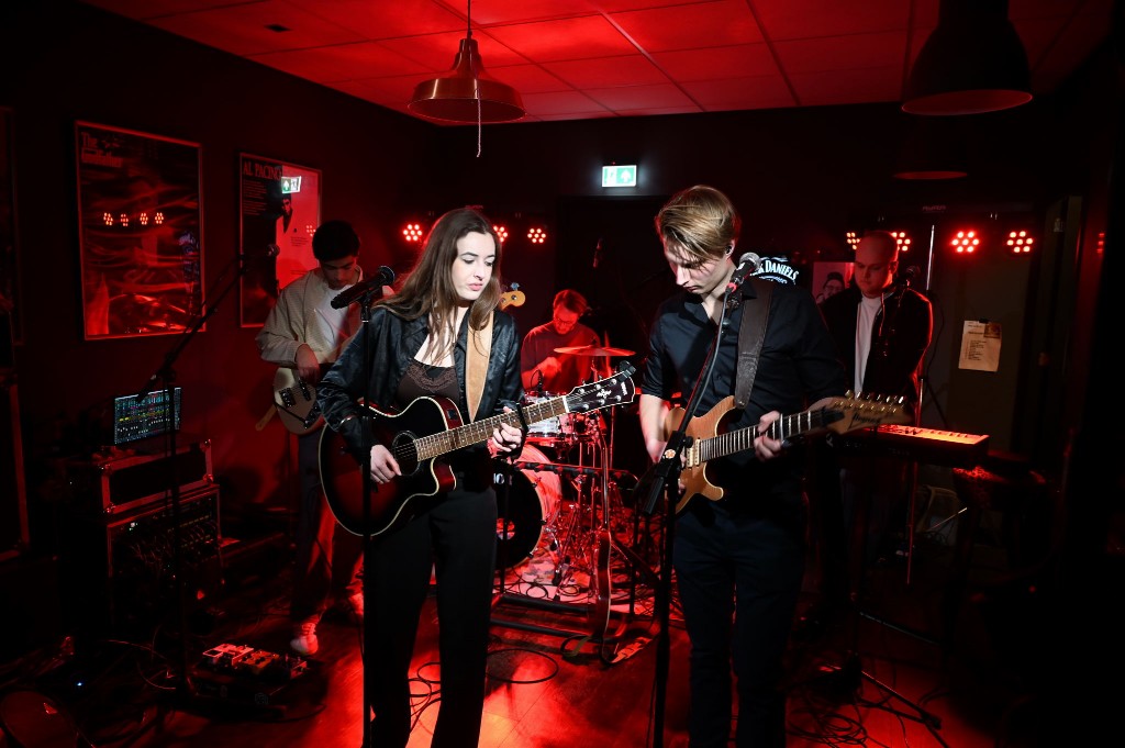 ../Images/10 jaar Ro's Barbershop 049.jpg